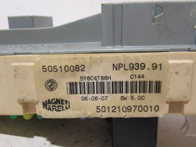 Alfa Romeo 159 belső biztosíték tábla 50510082