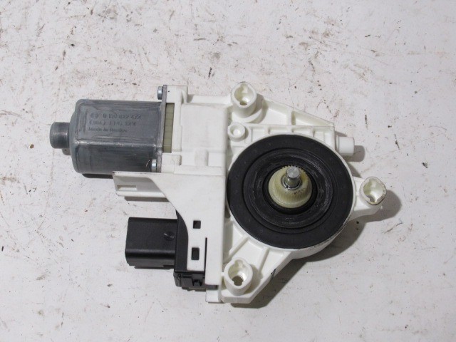 Fiat Freemont jobb első ablakemelő motor 130401 c22330-100