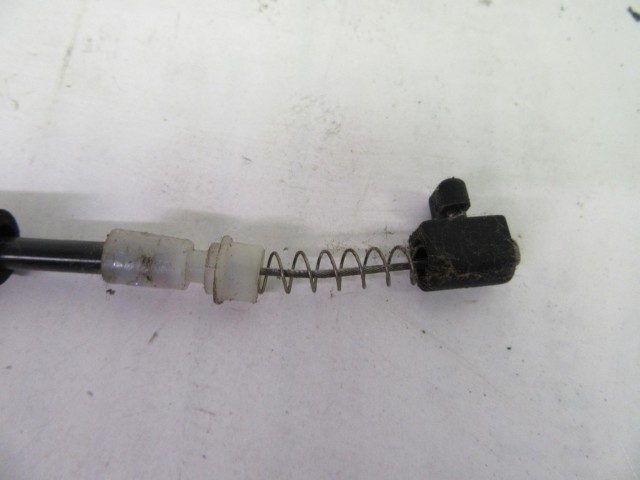 Alfa Romeo 159 bal első ajtózár-külső kilincs közötti bowden