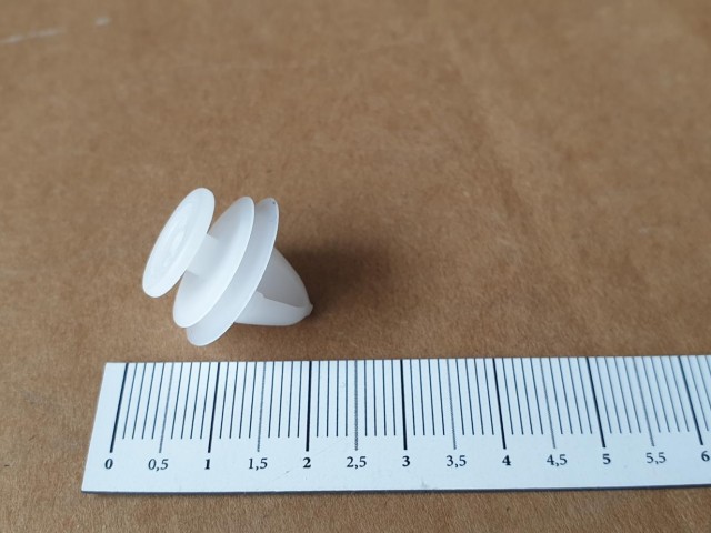 Volvo, Peugeot, ajtókárpit patent 30648141