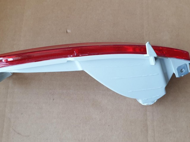 Fiat Punto Evo utángyártott új bal hátsó ködlámpa 51854698