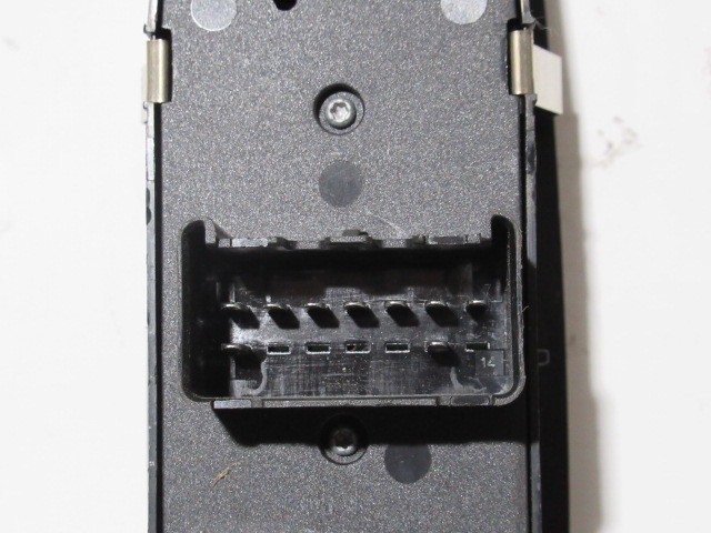 Fiat Freemont bal első ablakemelő kapcsoló K68139806AB