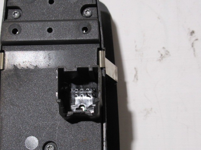 Fiat Freemont bal első ablakemelő kapcsoló K68139806AB