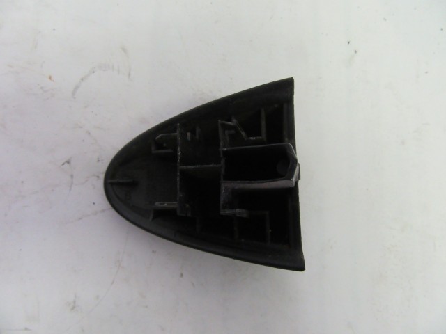 114298 Ford Fiesta jobb első Zárbetét kupak 114298