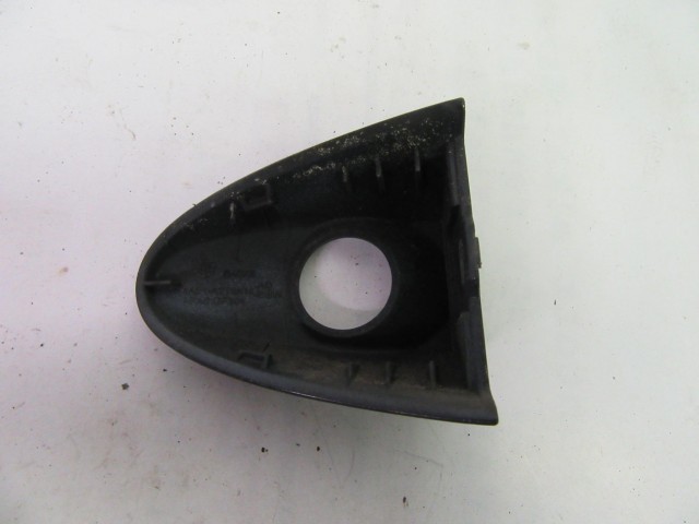 114093 Ford Fiesta Bal első zárbetét kupak 8a61-a218a14-ad