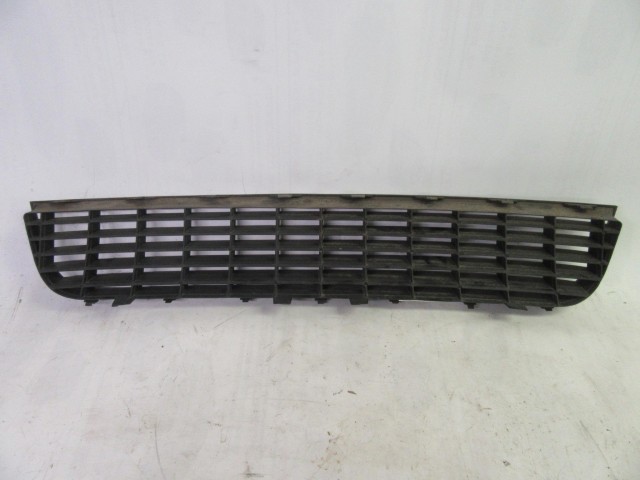 Fiat Grande Punto alsó díszrács 735481336