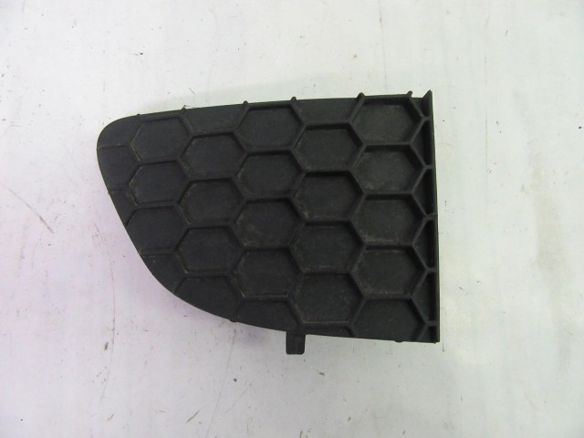 Fiat Punto Evo 735500132 számú, jobb első díszrács