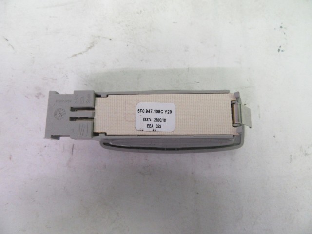 Skoda Karoq belső világítás  5f0947109c