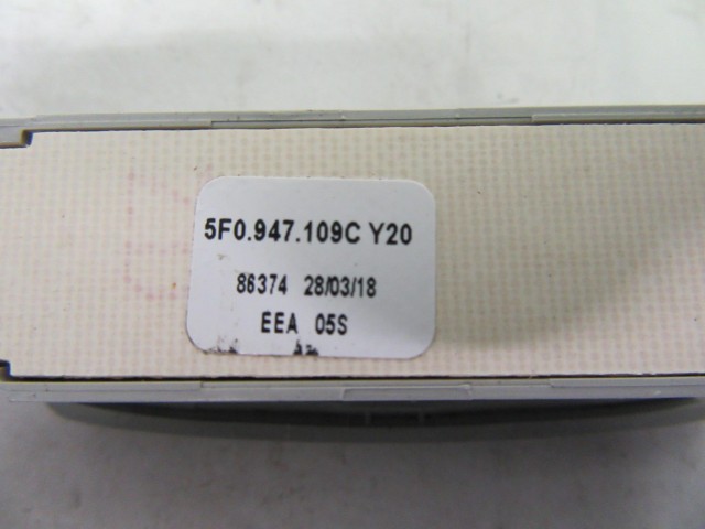 Skoda Karoq belső világítás  5f0947109c