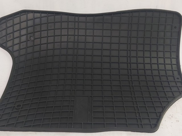 Citroen C3 Picasso utángyártott új gumiszőnyeg garnitúra 0635