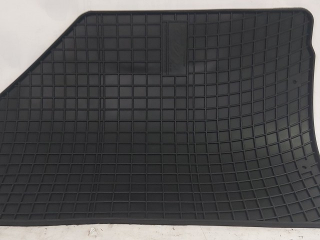 Toyota Yaris 2005-2011 új gumiszőnyeg garnitúra