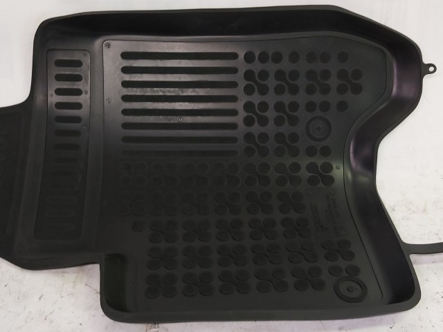 Citroen C3 Picasso utángyártott új gumiszőnyeg garnitúra 03201205