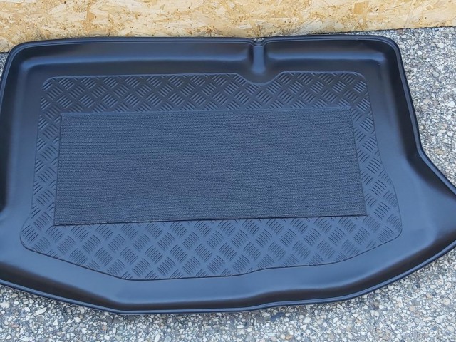 Ford Fiesta utángyártott új csomagtértálca 192626