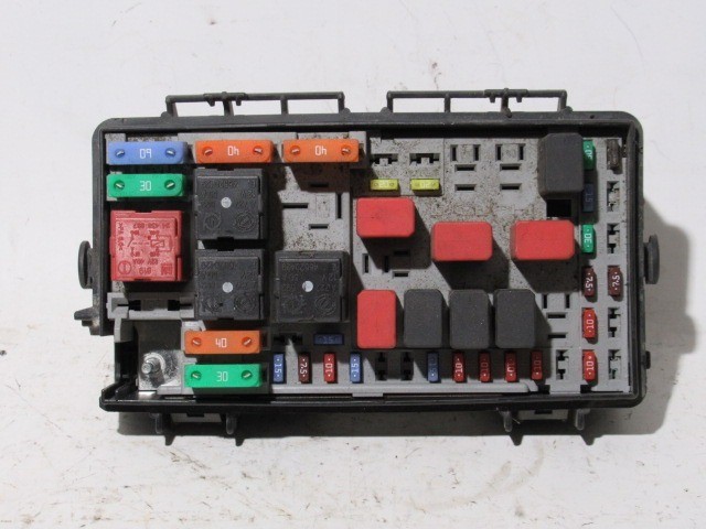 Fiat Grande Punto külső biztosíték tábla 51701704