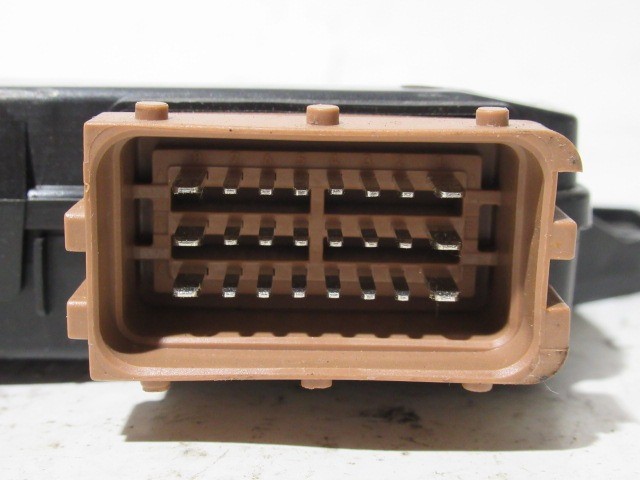 Fiat Idea, Lancia Musa hátsó elektromos ablakemelő vezérlő 51758051