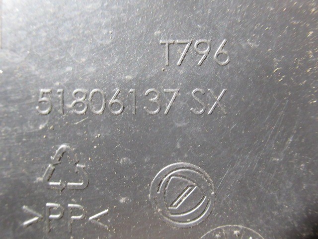 Fiat Linea bal hátsó-első kerékjárati dobbetét 51806137