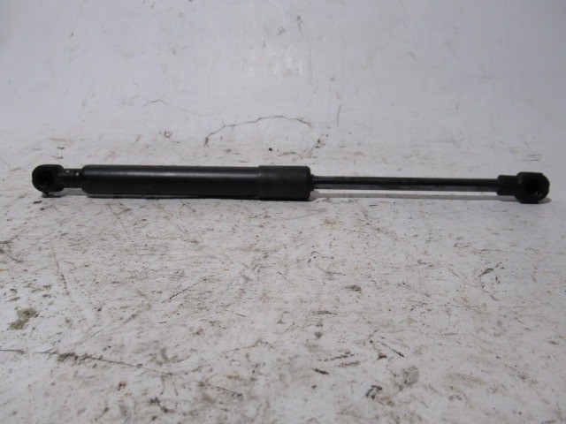 Fiat Linea 51859320 számú csomagtérajtó teleszkóp