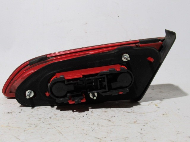 Alfa Romeo 159 bal hátsó belső lámpa 50504822