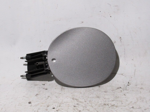 109695 Alfa Romeo 159 ezüst színű tankajtó 156044491