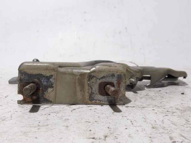 109741 Alfa Romeo 147, Gt ezüst színű bal oldali motorháztető zsanér 46548059