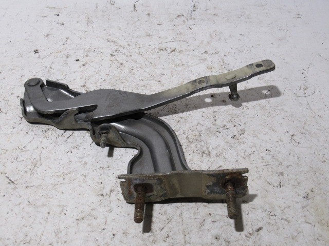 109741 Alfa Romeo 147, Gt ezüst színű bal oldali motorháztető zsanér 46548059