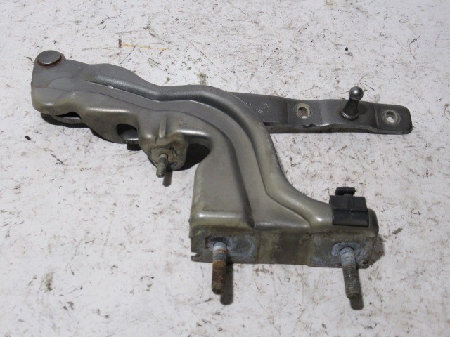 109740 Alfa Romeo 147, Gt ezüst színű jobb oldali motorháztető zsanér 46548060