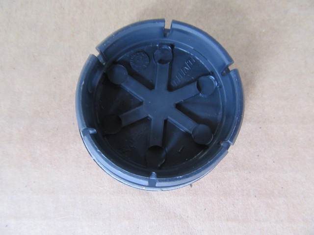 Lancia Delta 2008-2014 gyári új felni közép kupak 735585494