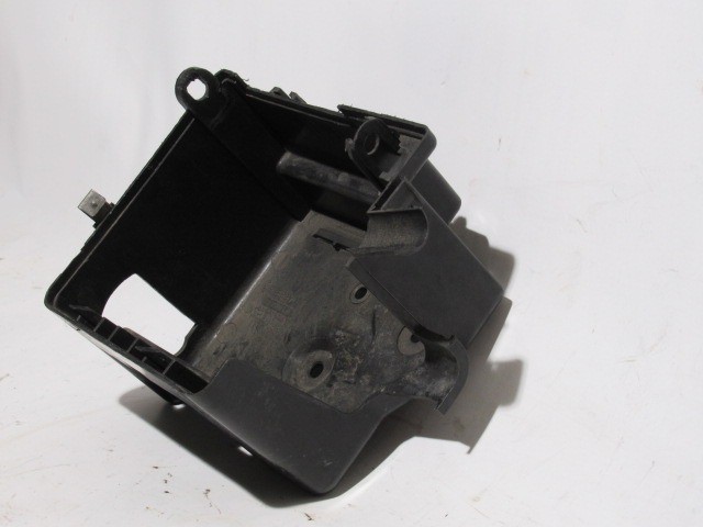 Alfa Romeo 147, Gt külső biztosítéktábla ház alsórésze 46558749