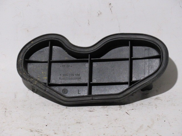 Alfa Romeo 147 1305239186 számú, bal első lámpa kupak