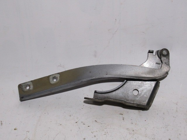 109855 Fiat Punto ezüst színű jobb oldali motorháztető zsanér 51761348