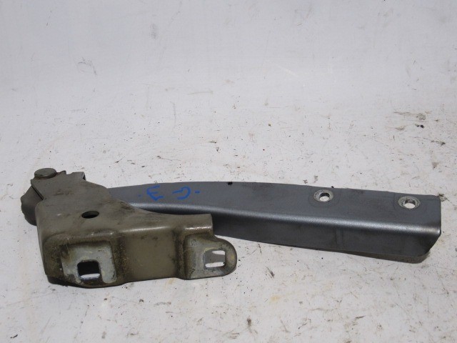 109855 Fiat Punto ezüst színű jobb oldali motorháztető zsanér 51761348