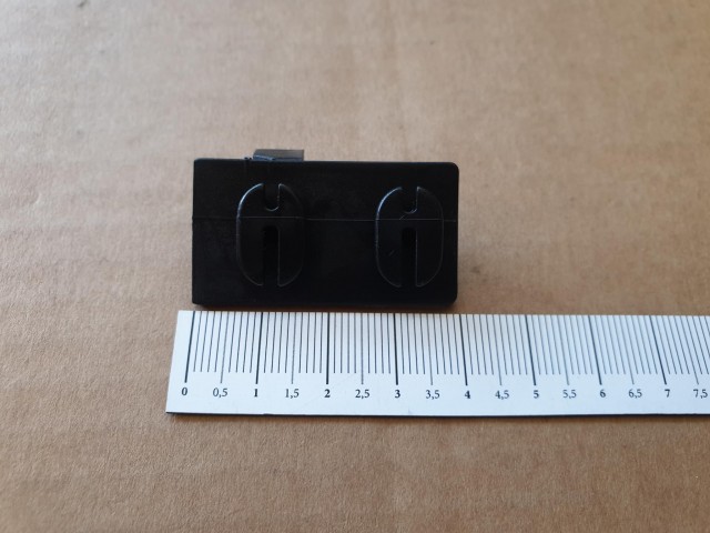 Alfa Romeo 166 gyári új bal oldali küszöb rögzítő patent 60621555