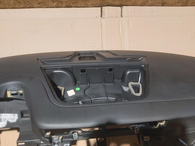 68061 Alfa Romeo Giulietta 2015-2020 Fekete műszerfalpárna 156106776