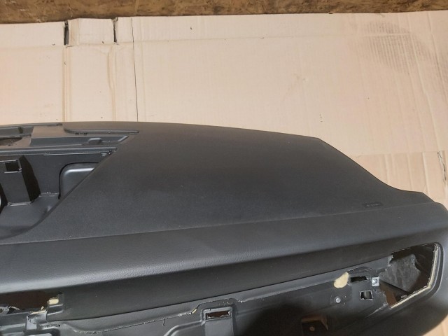 68061 Alfa Romeo Giulietta 2015-2020 Fekete műszerfalpárna 156106776