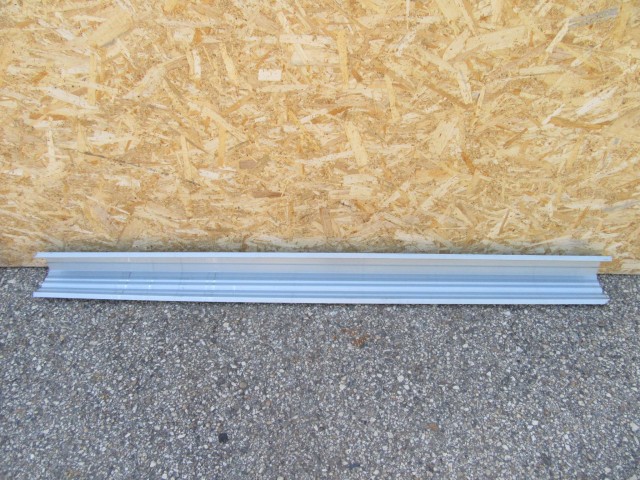 Alfa Romeo 159 utángyártott új, jobb oldali küszöb 