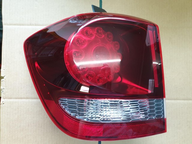 Fiat Freemont utángyártott új bal hátsó külső lámpa gyárilag sötétített kivitel!! K68227119AA