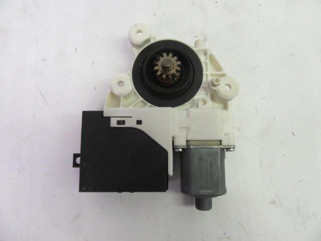 Ford Focus 5 ajtós jobb hátsó ablakemelő motor 5WK11574H