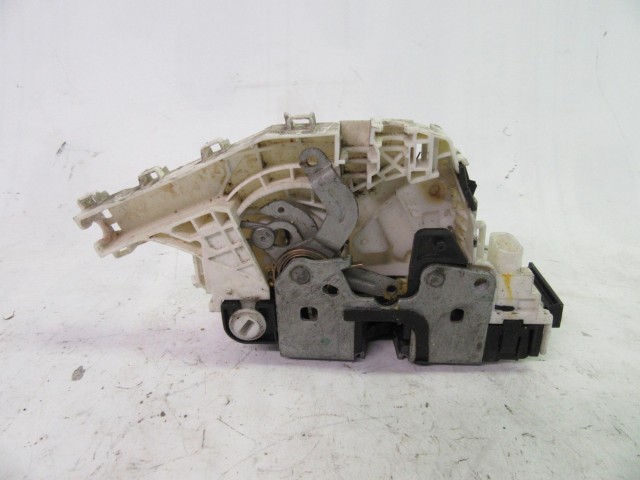 Fiat Freemont jobb hátsó ajtó zár K04589914AD