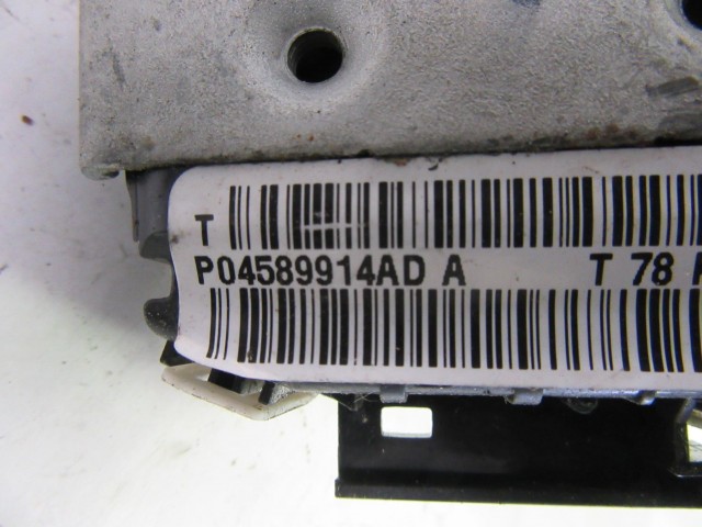 Fiat Freemont jobb hátsó ajtó zár K04589914AD