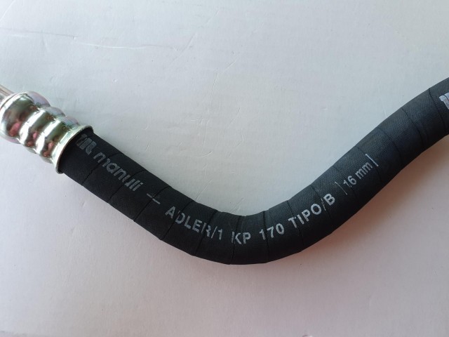 Fiat Stilo 1,9 16v Mjet gyári új olajhűtő cső 51702404