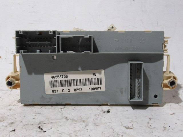 Alfa Romeo 147 belső biztosíték tábla 46558758