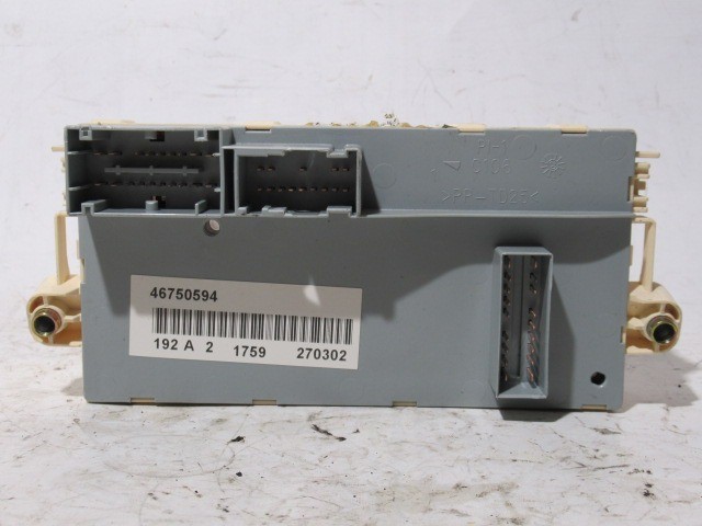 Fiat Stilo belső biztosíték tábla 46750594