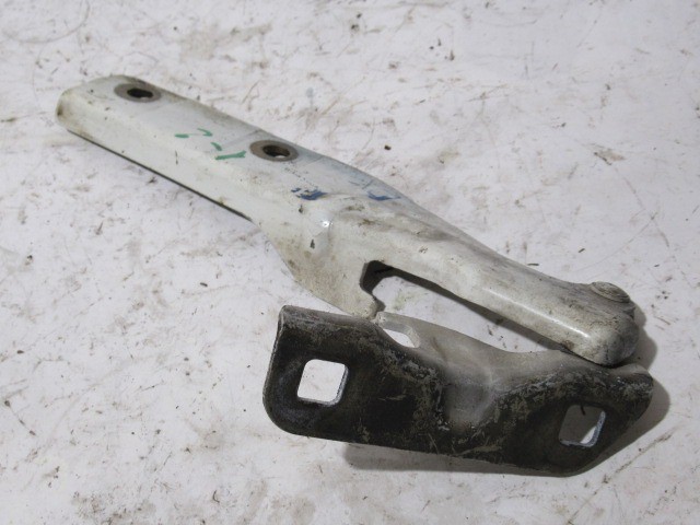 118372 Fiat Doblo 2000-2009 fehér színű bal oldali motorháztető zsanér 46782384