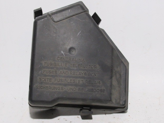 Fiat, Lancia külső biztosíték tábla ház felső rész 735386506