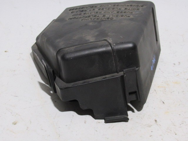 Fiat, Lancia külső biztosíték tábla ház felső rész 735386506