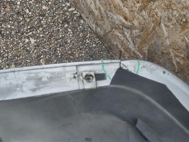 121016 Alfa Romeo 156 szedán 2003-2005 hátsó lökhárító, a képen látható sérüléssel