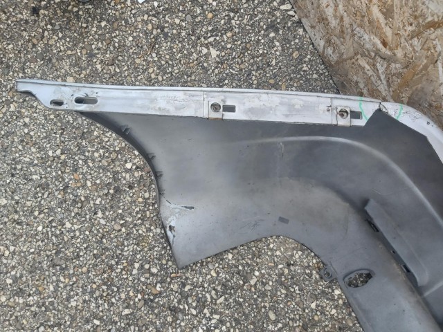 121016 Alfa Romeo 156 szedán 2003-2005 hátsó lökhárító, a képen látható sérüléssel