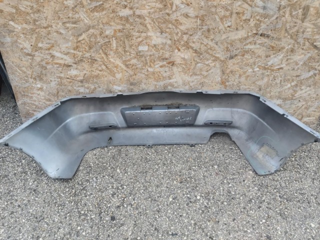 121016 Alfa Romeo 156 szedán 2003-2005 hátsó lökhárító, a képen látható sérüléssel