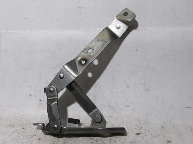 118494 Alfa Romeo Gt ezüst színű, jobb oldali csomagtér ajtó zsanér 60680524