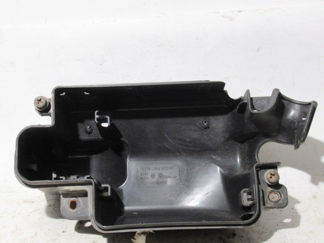 Alfa Romeo MiTo külső biztosíték tábla ház alsó része 50509532